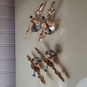 Four Knobs/ Hardware